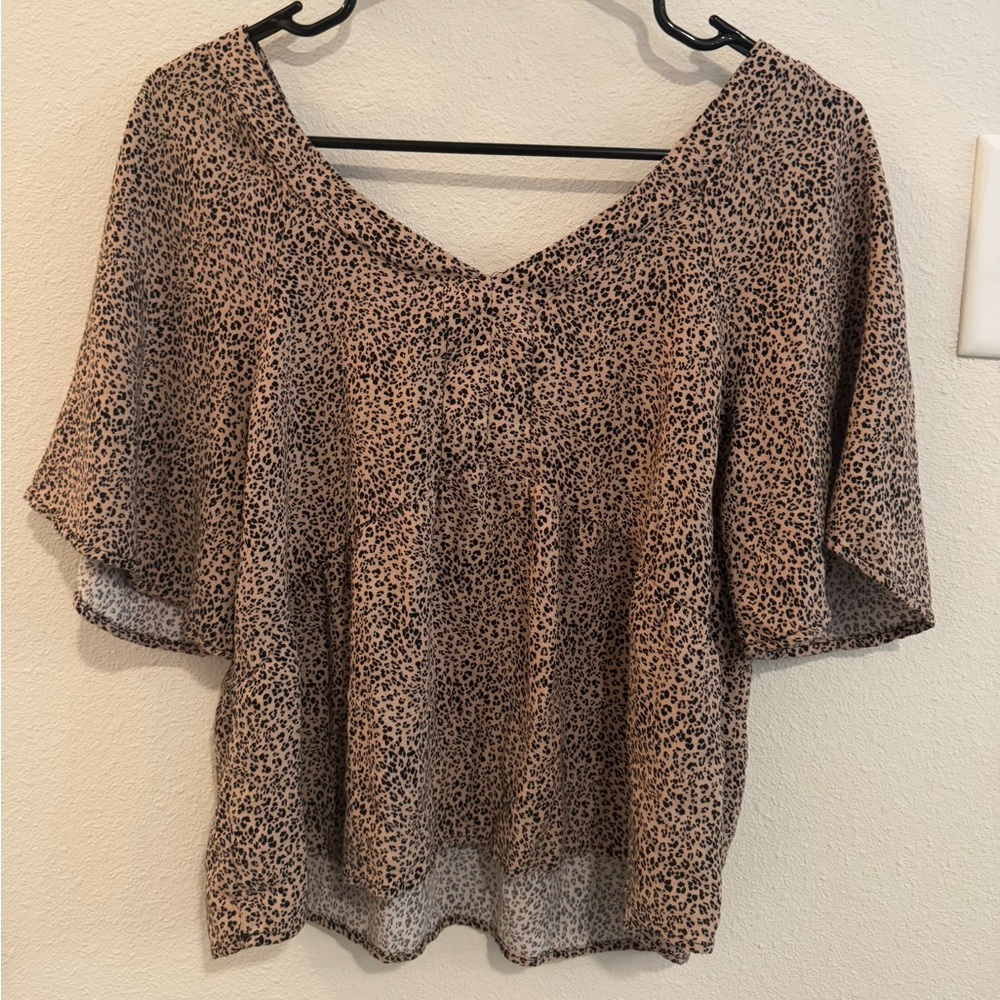 Urban Romantics / flowy cheetah print blouse